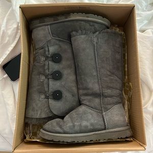 GUC UGG with Bailey button Triplet boots size 6